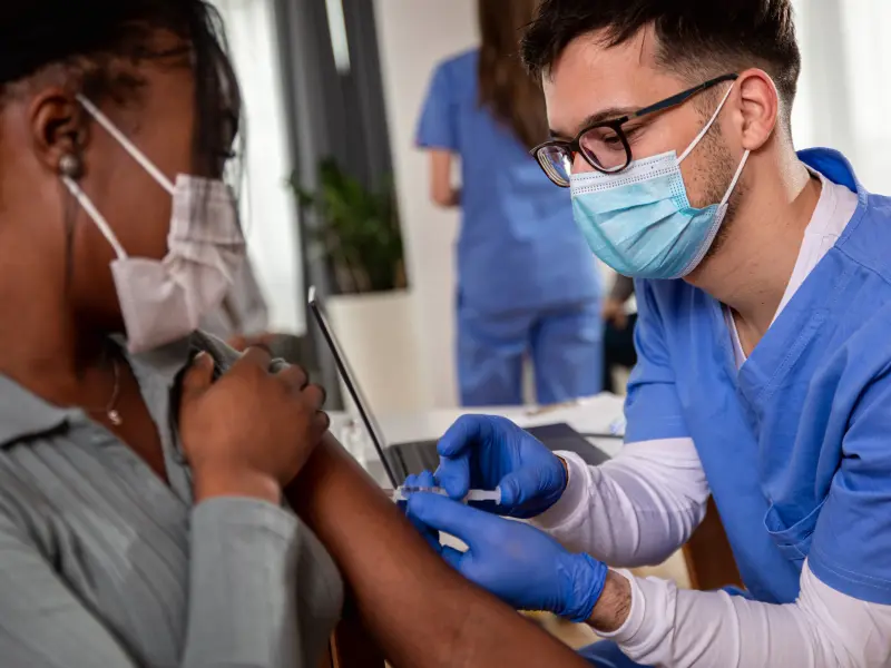 Severity of SARS-CoV-2 infection and the safety of COVID-19 vaccination in patients receiving HSCT