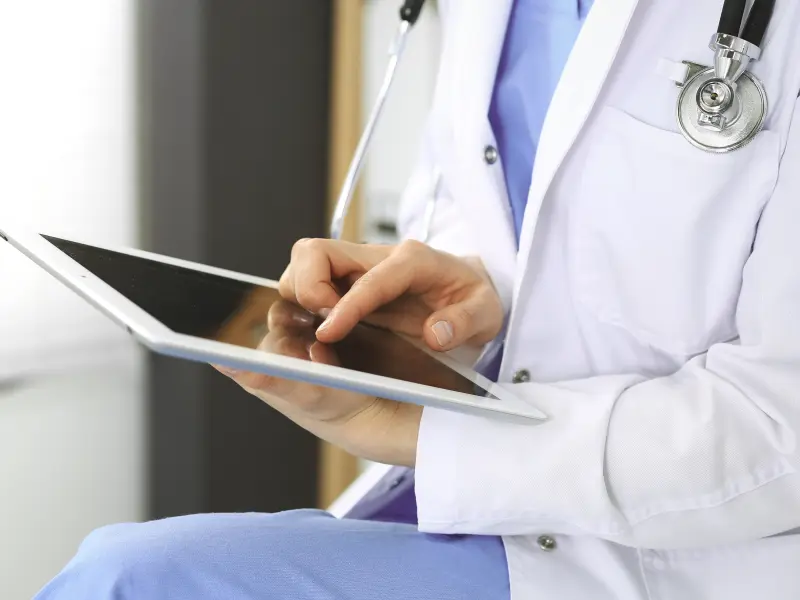 Clinical factors associated with response to ruxolitinib in patients with myelofibrosis